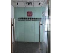 新华国金中心写字楼中等装修300㎡