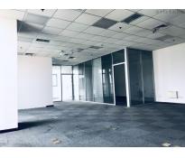 新华国金中心写字楼中等装修300㎡